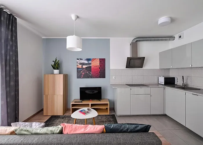 Golden Apartments/op32